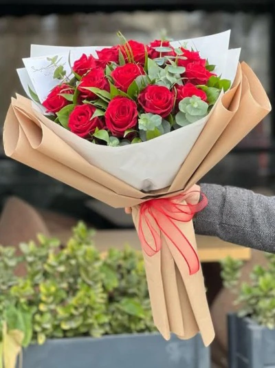 15 Adet Kırmızı Gül Buketi FG301
